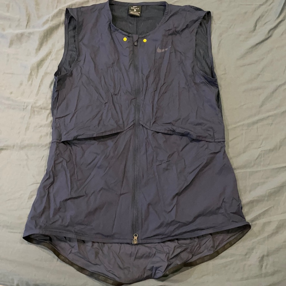 NWOT Nike-Fit Vest with pockets